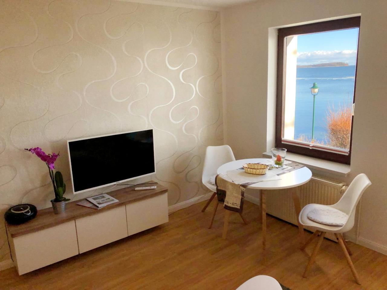 Alte Bootswerft Apartment Putbus Bagian luar foto